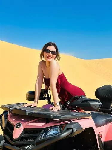 DAILY MUINE SAND DUNES TOUR BY CLASSICAL USA JEEP